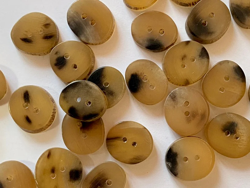 15mm - Polished Horn Buttons