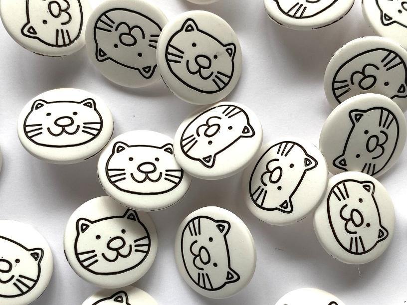 15mm - White Cat Face
