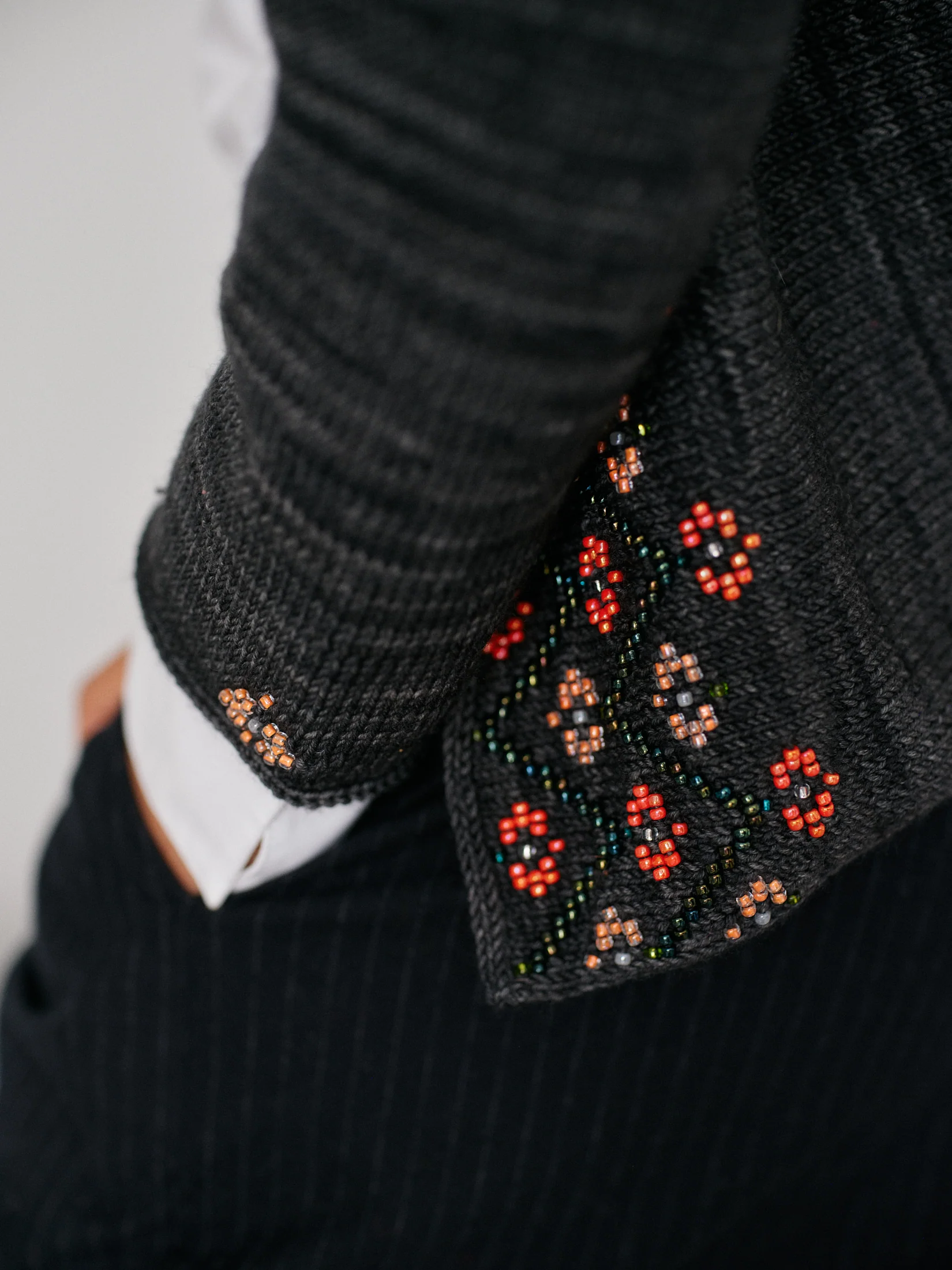 Beaded Colourwork: A Modern Approach to Knitting with Beads by Jeanette Sloan - Image 30