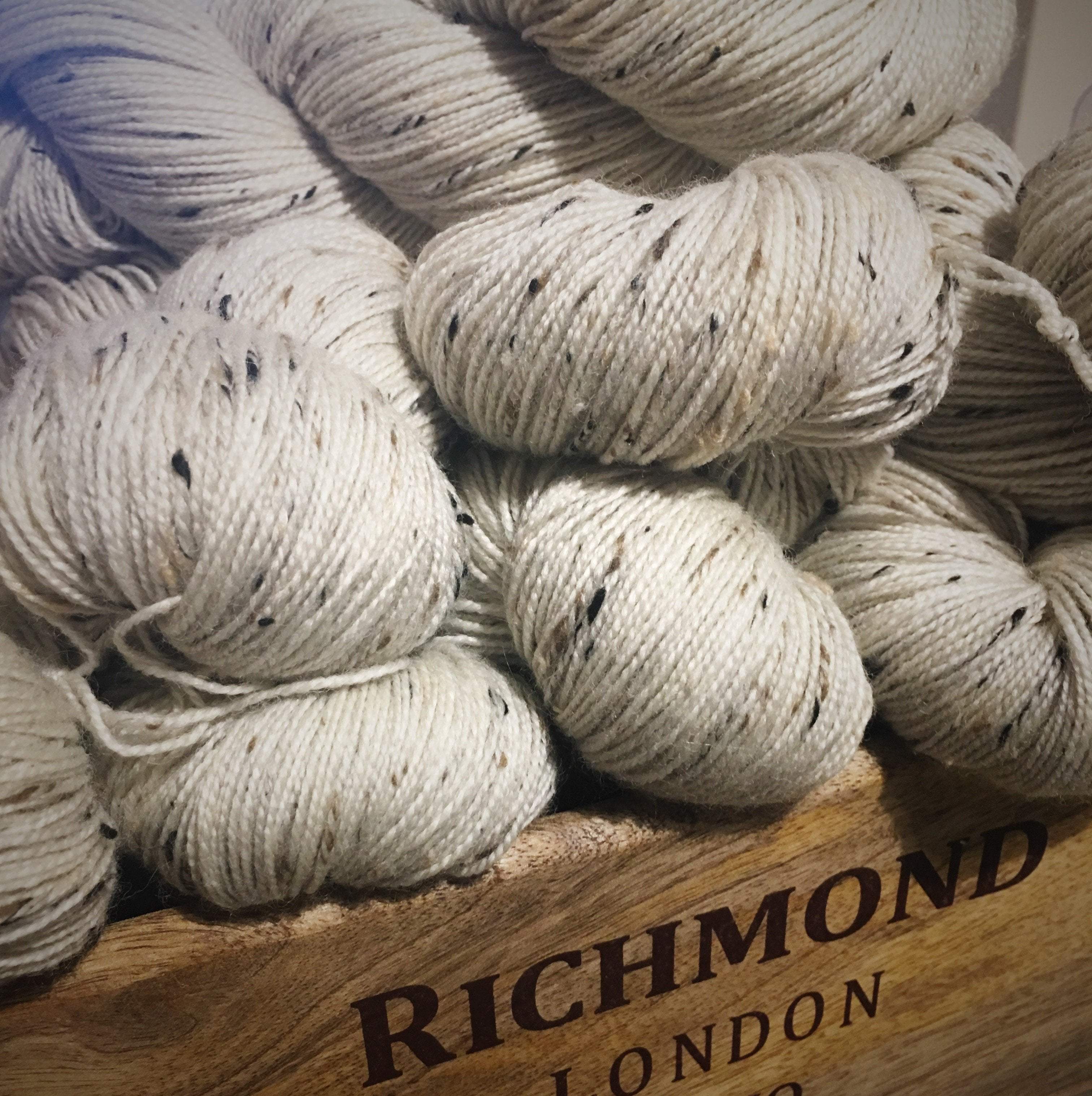 Bluefaced Leicester Donegal 4-Ply - Undyed - Image 2