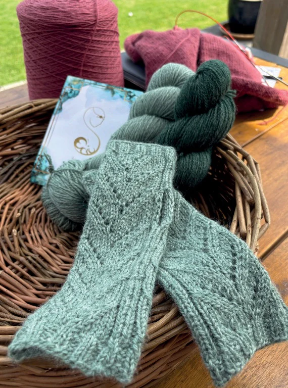 Tree of Life Mittens Kit with Ériu Elements - Image 3
